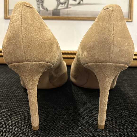 Tory Burch Tan Suede Pointed Toe Pumps Gold Logo Heel Sand Heels - Picture 8 of 16